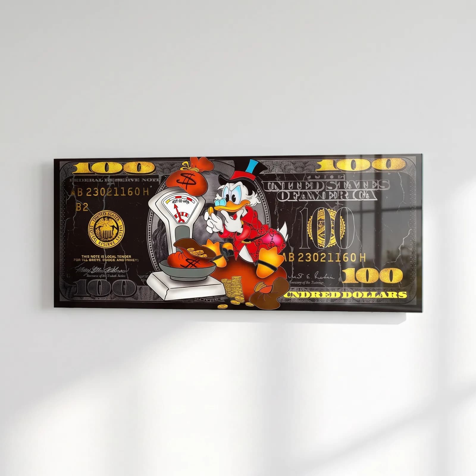 Scrooge McDuck 100 Dolar cam tablo — sağ açıdan görünüm