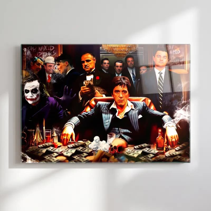 Scarface ve Gangster Masası cam tablo — Masada paralarla oturan Tony Montana ve arkasında kült film karakterleri