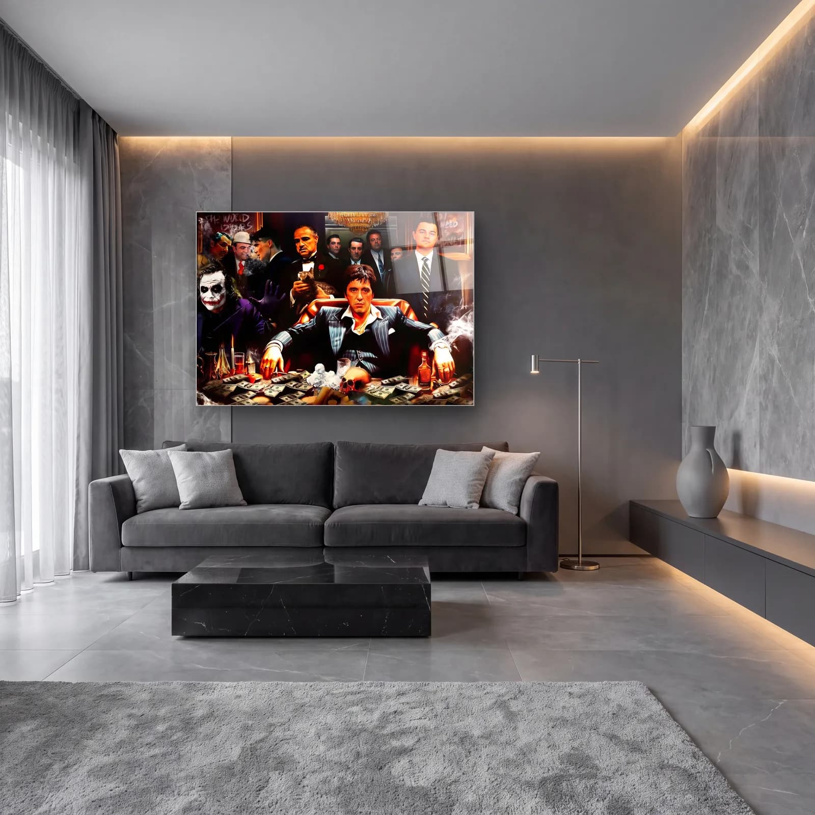 Scarface ve Gangster Masası cam tablo — lüks salon duvarında