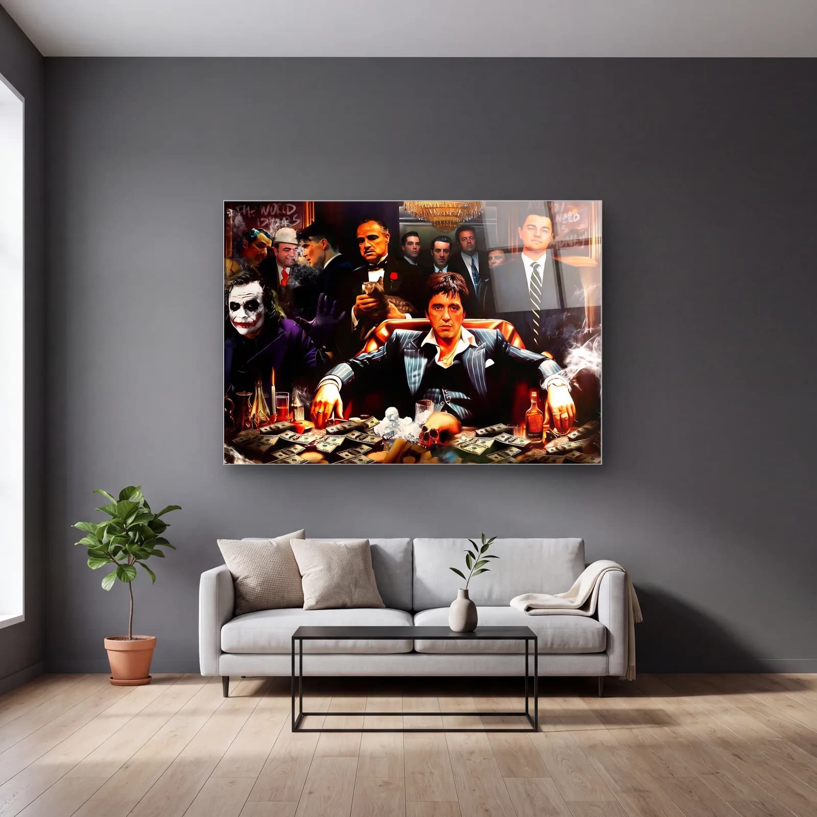 Scarface ve Gangster Masası cam tablo — gri duvarlı salonda
