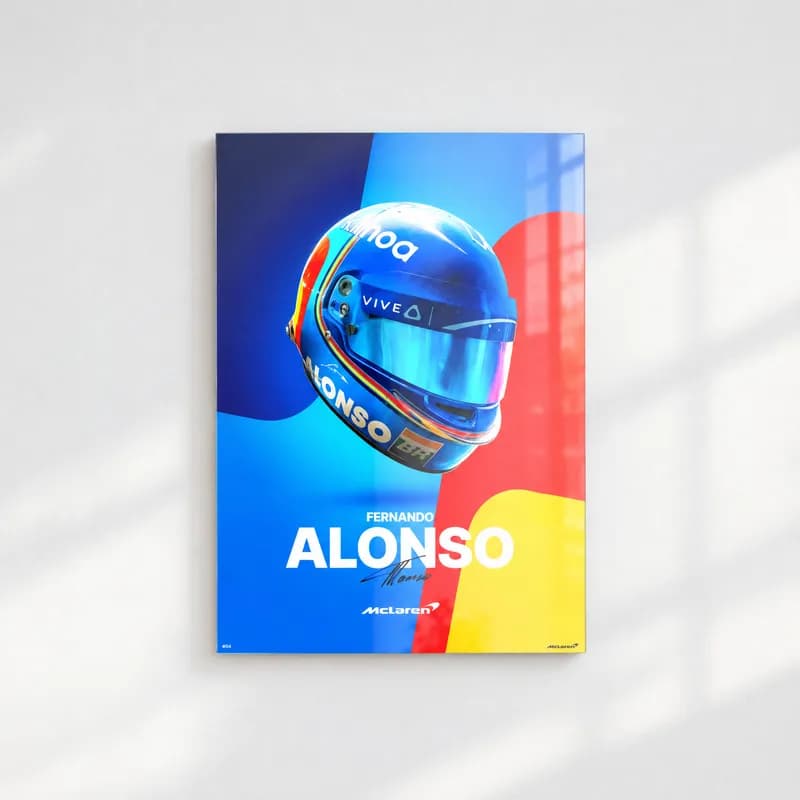 Fernando Alonso Kaskı cam tablo — Mavi kırmızı sarı zeminde mavi Fernando Alonso kaskı ve Alonso yazısı