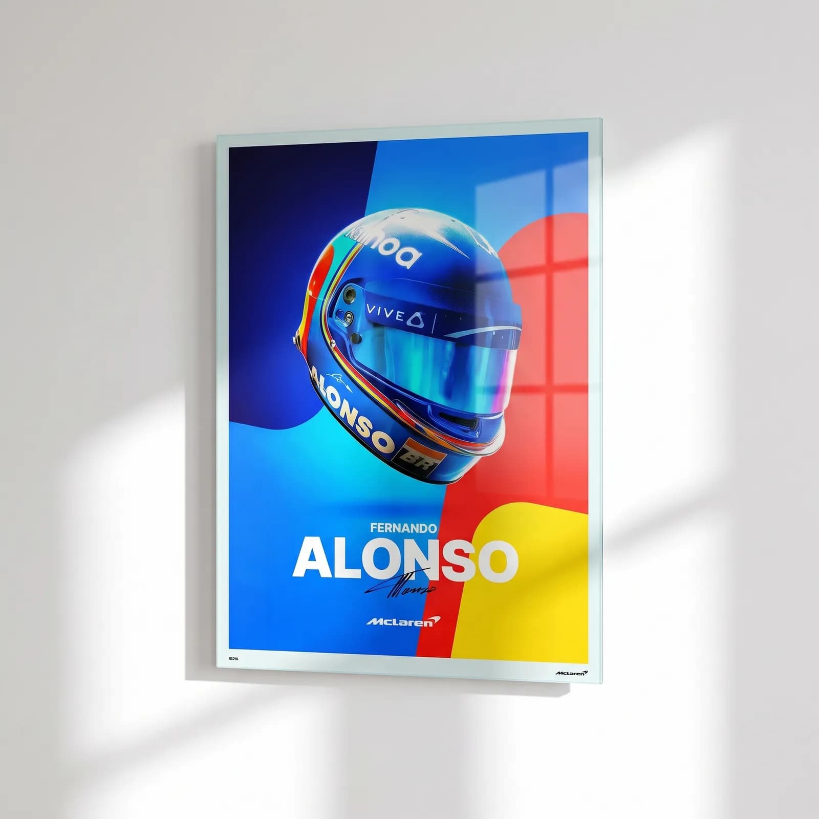 Fernando Alonso Kaskı cam tablo — sağ açıdan görünüm