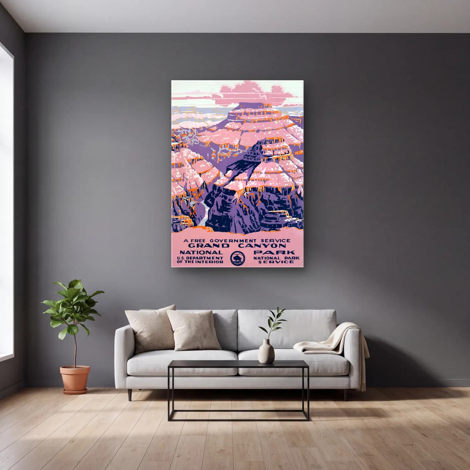 Vintage Poster Dağ Manzarası – Pembe Tonlar cam tablo — gri duvarlı salonda