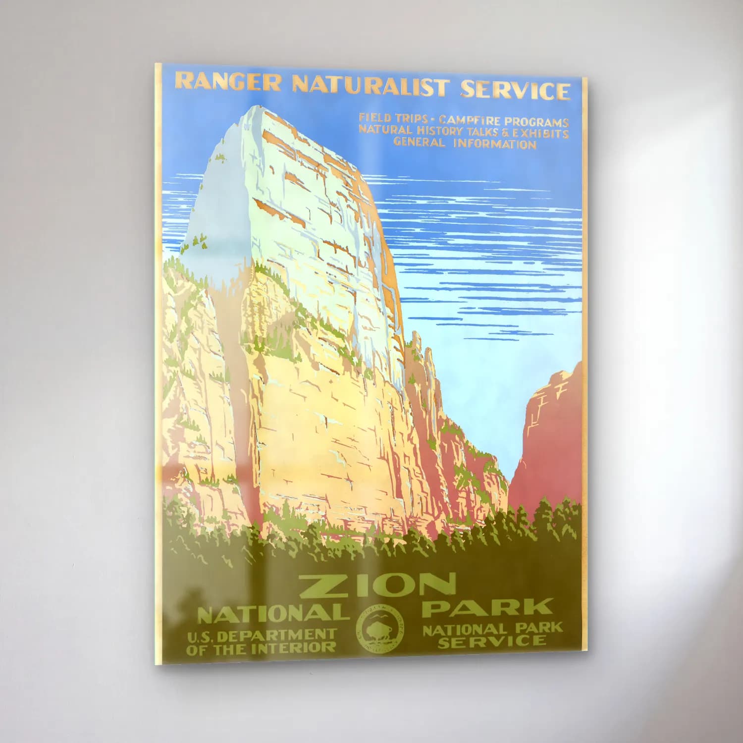 Vintage Poster Dağ Manzarası – Bej Tonlar cam tablo — sol açıdan görünüm