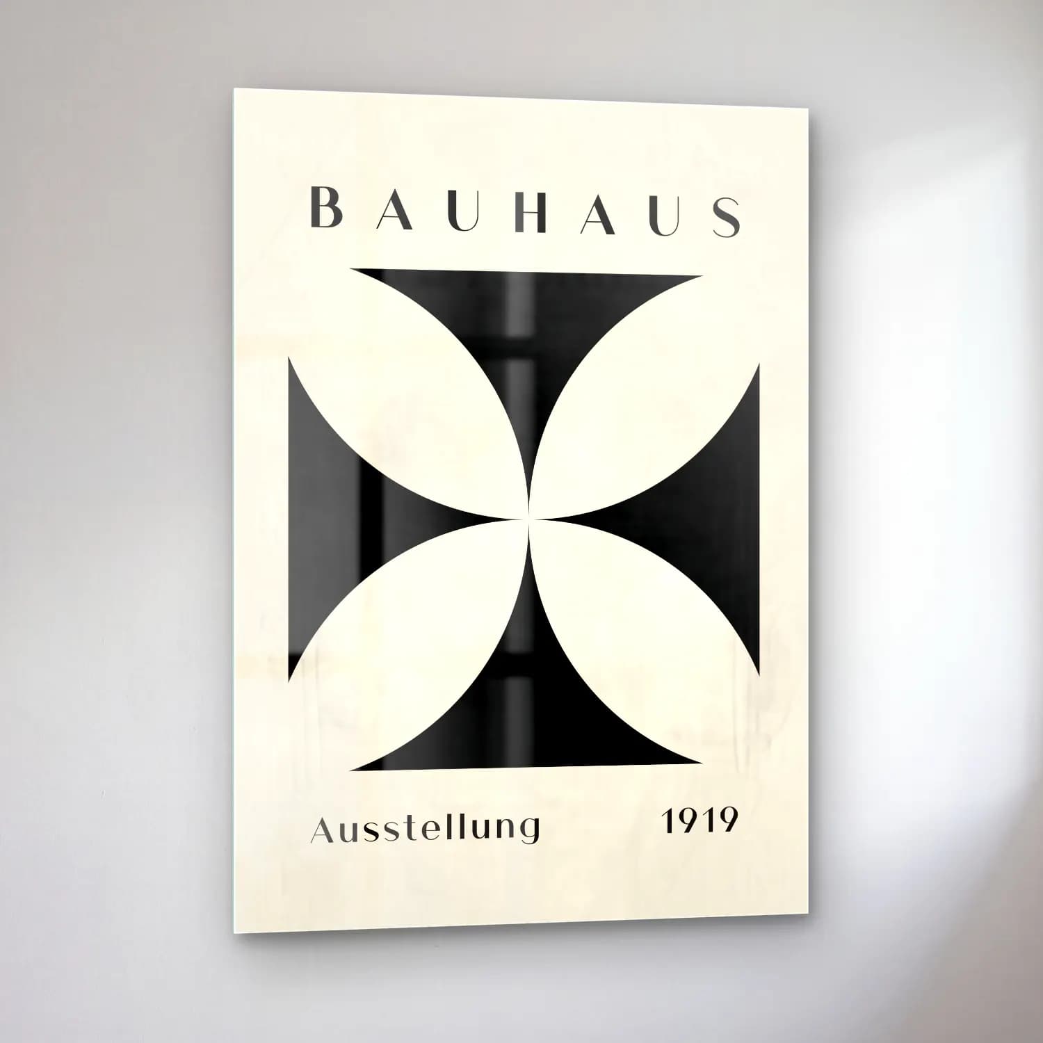 Bauhaus Geometrik Daireler No. 32 cam tablo — sol açıdan görünüm