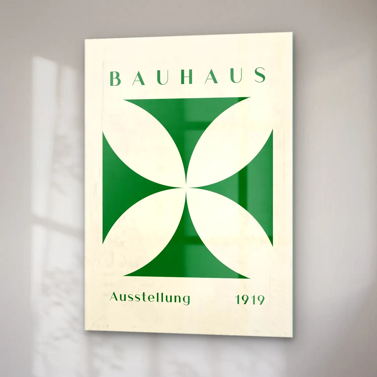 Bauhaus Katedral cam tablo — sağ açıdan görünüm
