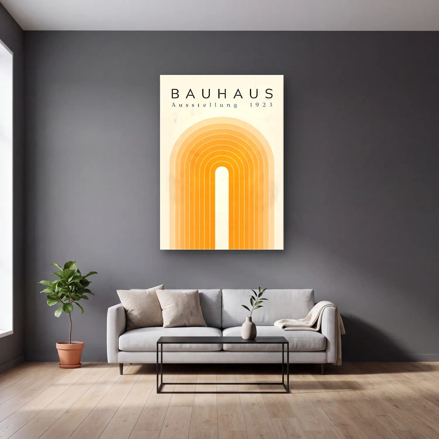 Bauhaus Soyut Kemer No. 13 cam tablo — gri duvarlı salonda
