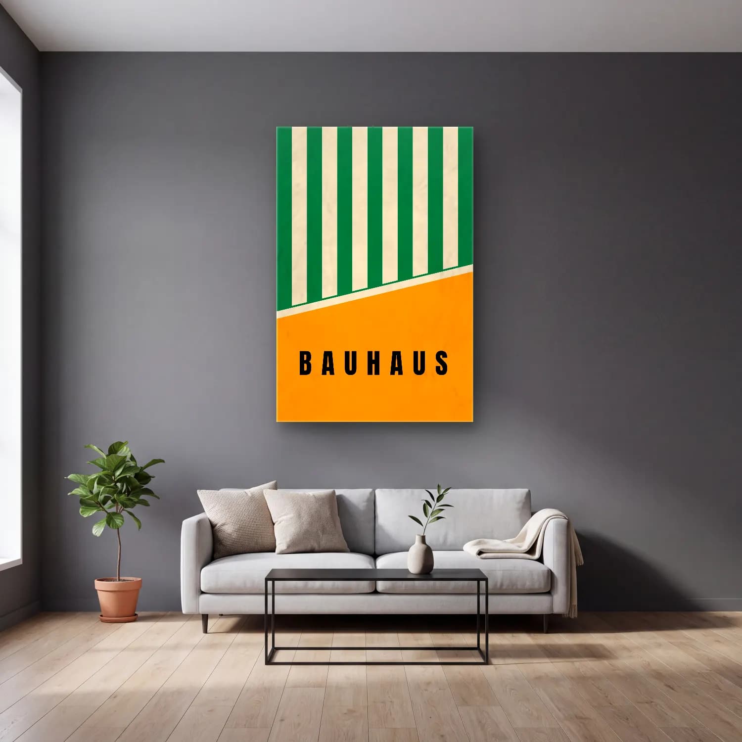 Bauhaus Yazılı Tasarım No. 12 cam tablo — gri duvarlı salonda
