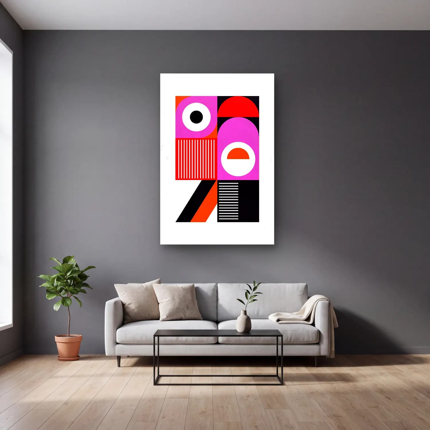 Bauhaus Soyut Yüz – Pembe Tonlar cam tablo — gri duvarlı salonda