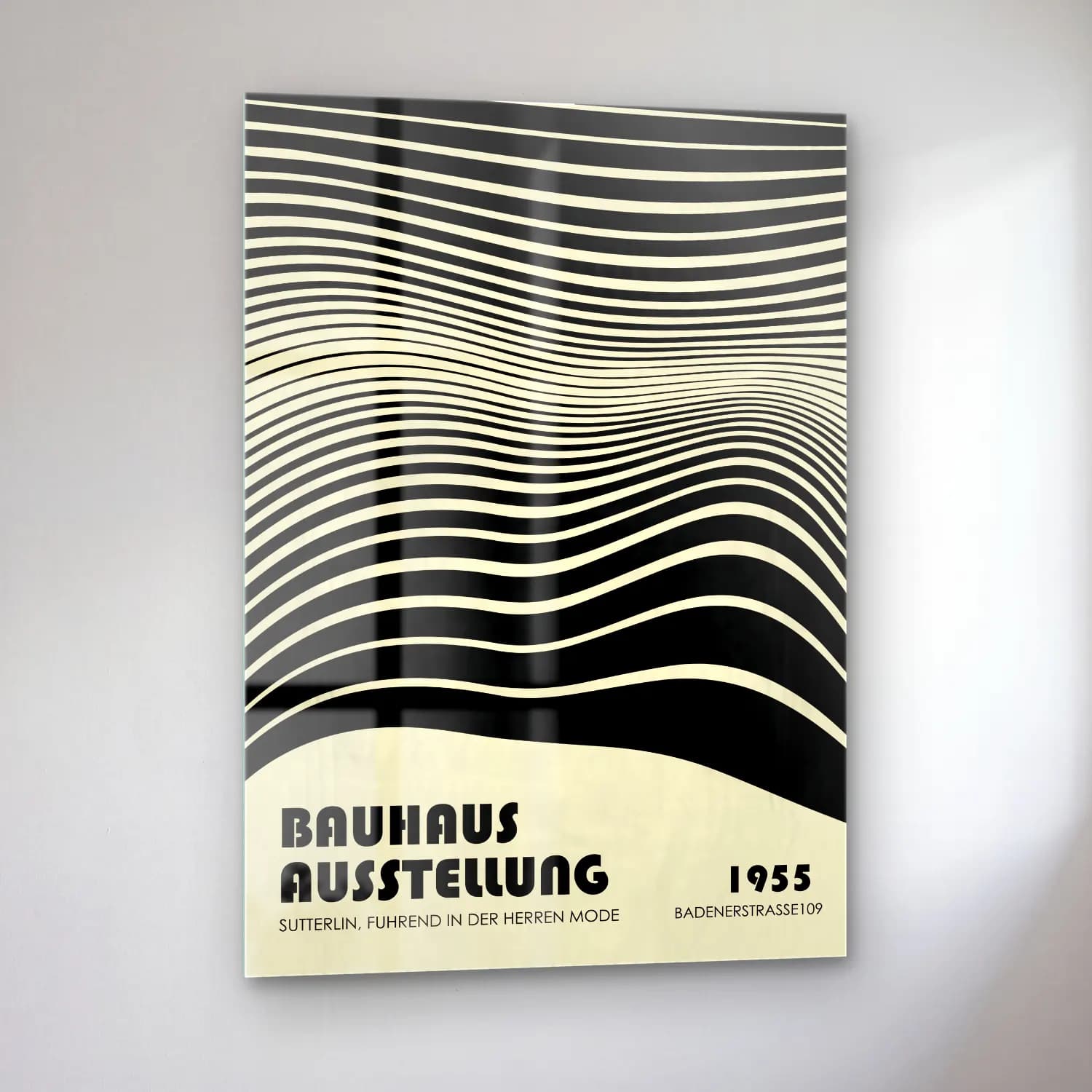 Bauhaus Dalgalı Çizgiler – Siyah Beyaz Tonlar cam tablo — sol açıdan görünüm