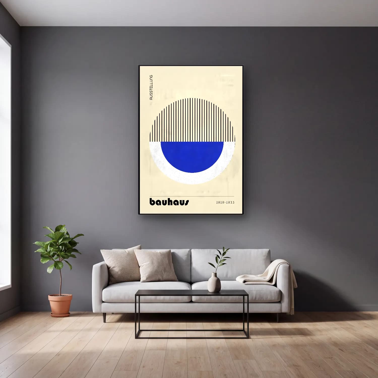 Bauhaus Geometrik Daireler No. 54 cam tablo — gri duvarlı salonda