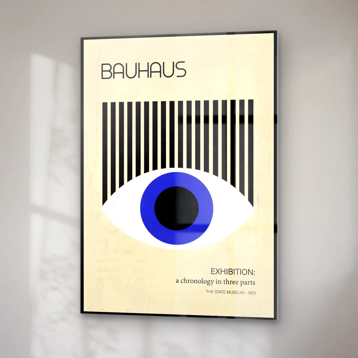 Bauhaus Yazılı Tasarım No. 13 cam tablo — sağ açıdan görünüm