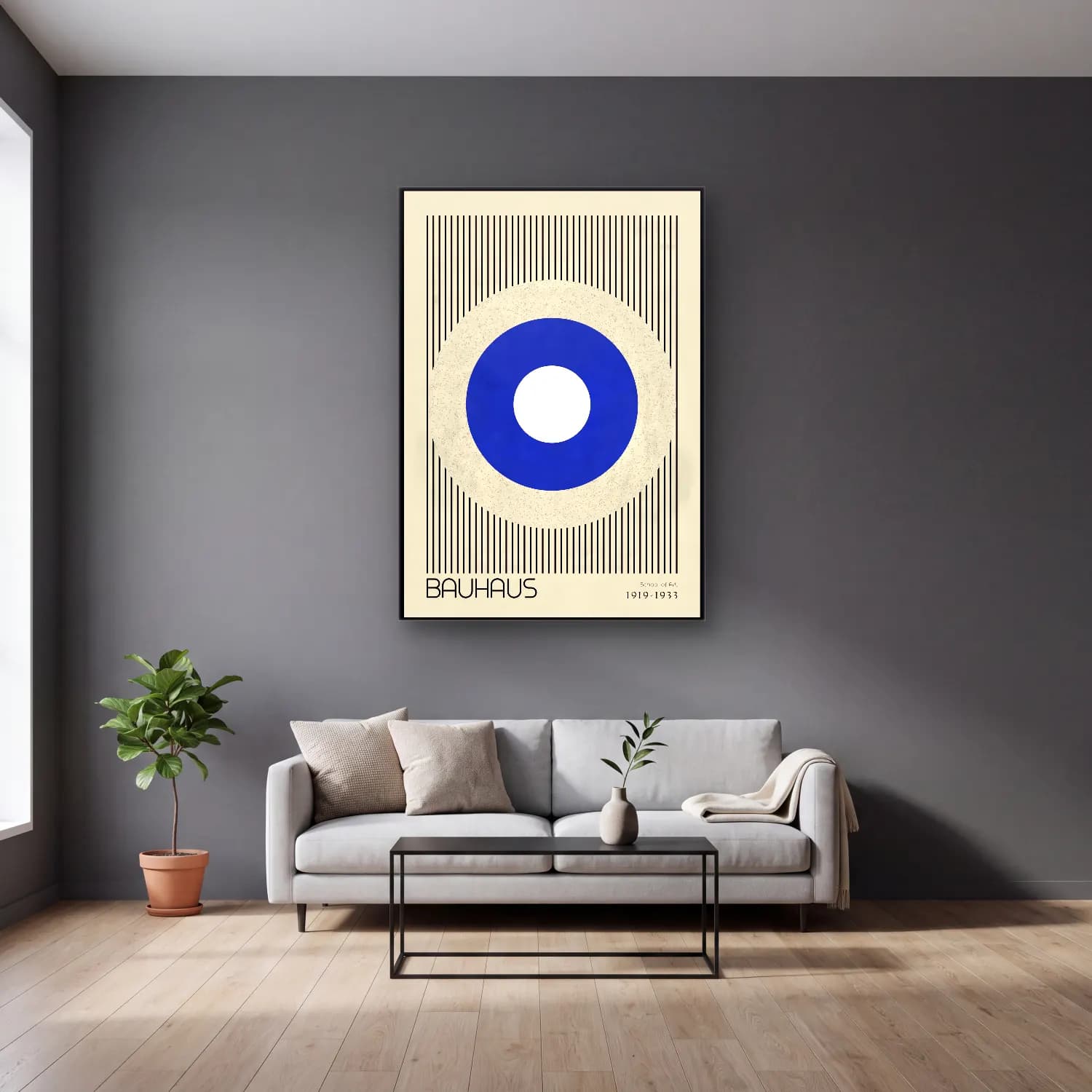 Bauhaus Geometrik Daireler No. 55 cam tablo — gri duvarlı salonda