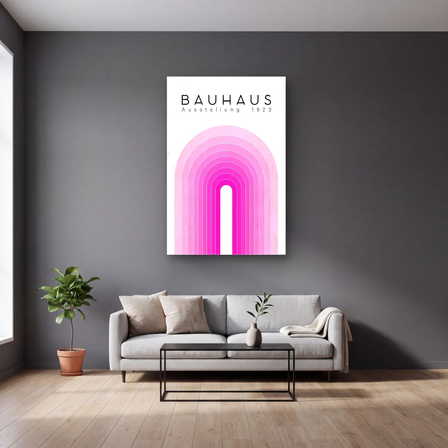 Bauhaus Soyut Kemer – Pembe Tonlar cam tablo — gri duvarlı salonda