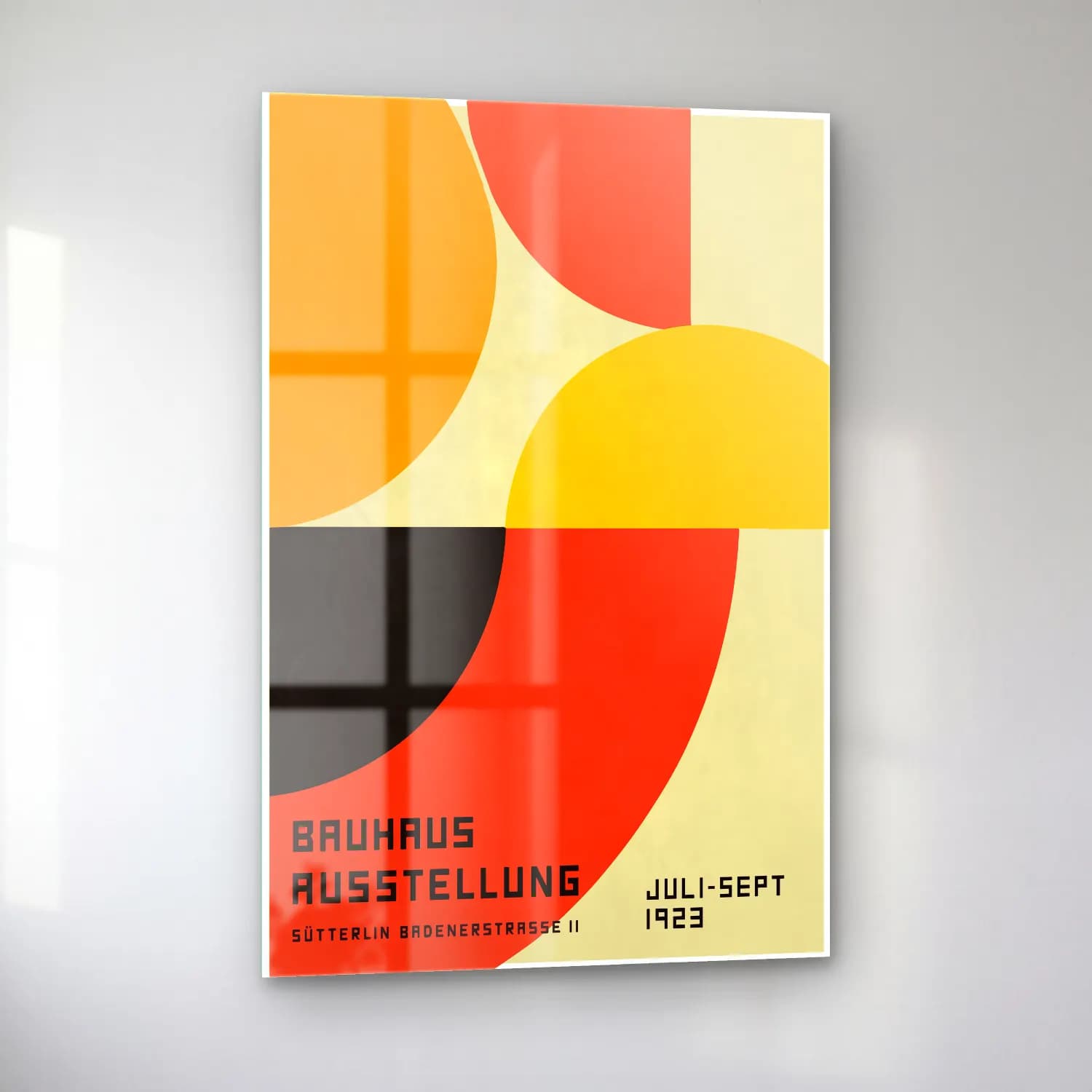 Bauhaus Soyut Kemer No. 19 cam tablo — sol açıdan görünüm
