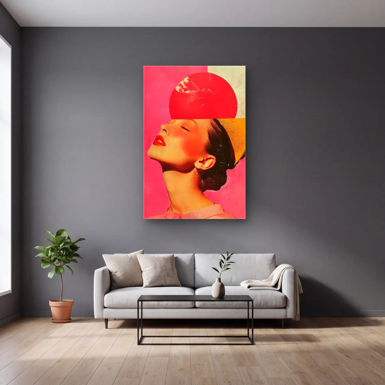 Pop Art Şapkalı Kadın – Pembe Tonlar cam tablo — gri duvarlı salonda