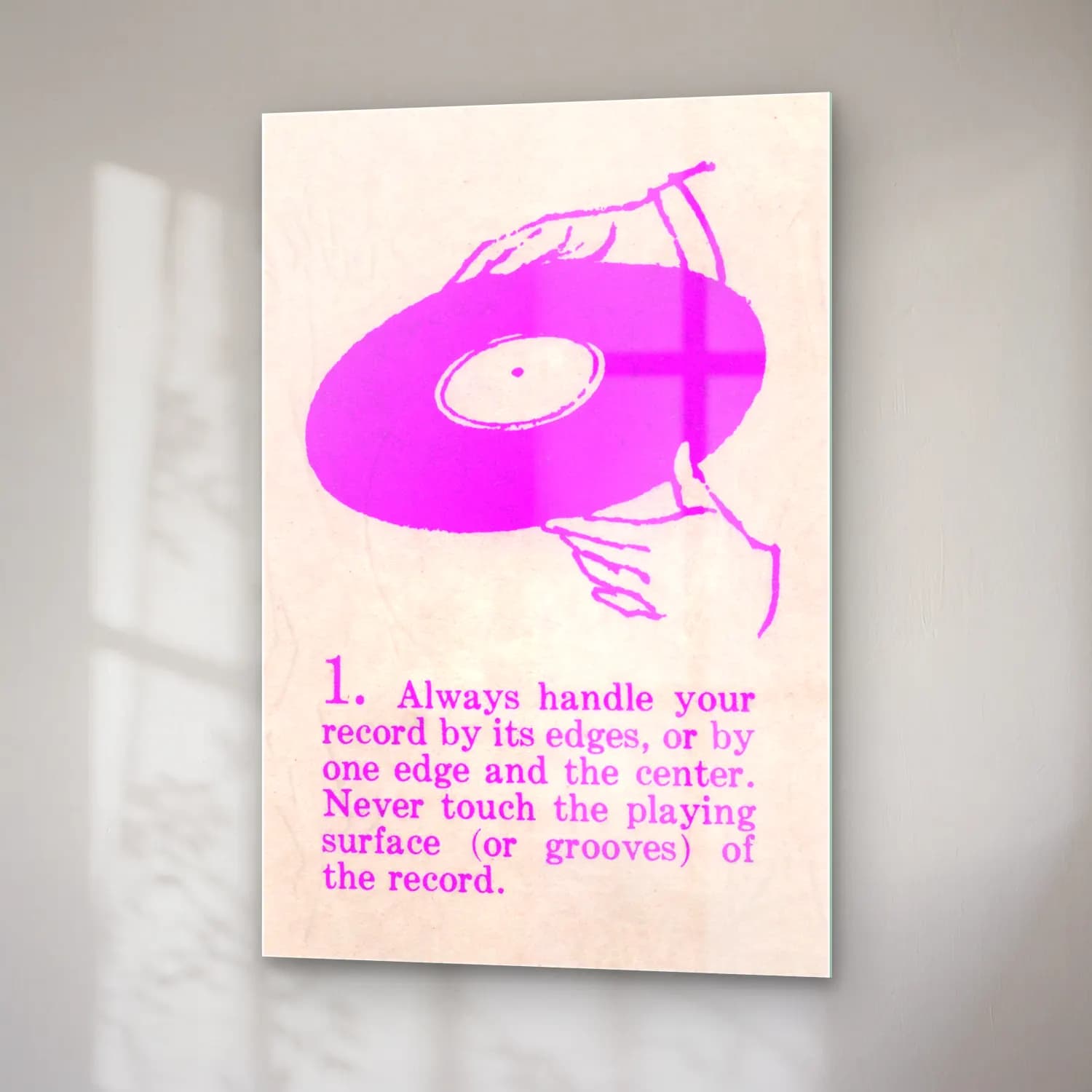 Vintage Poster Plak – Mor Tonlar cam tablo — sağ açıdan görünüm