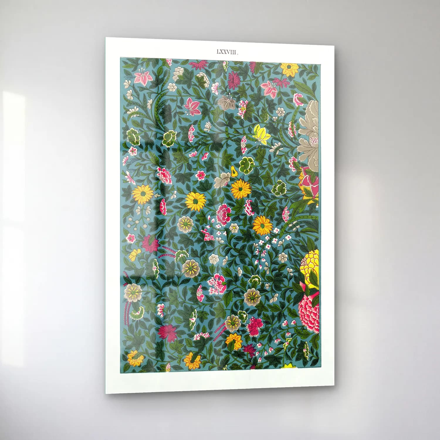 Maksimalist Çiçek Deseni No. 63 cam tablo — sol açıdan görünüm