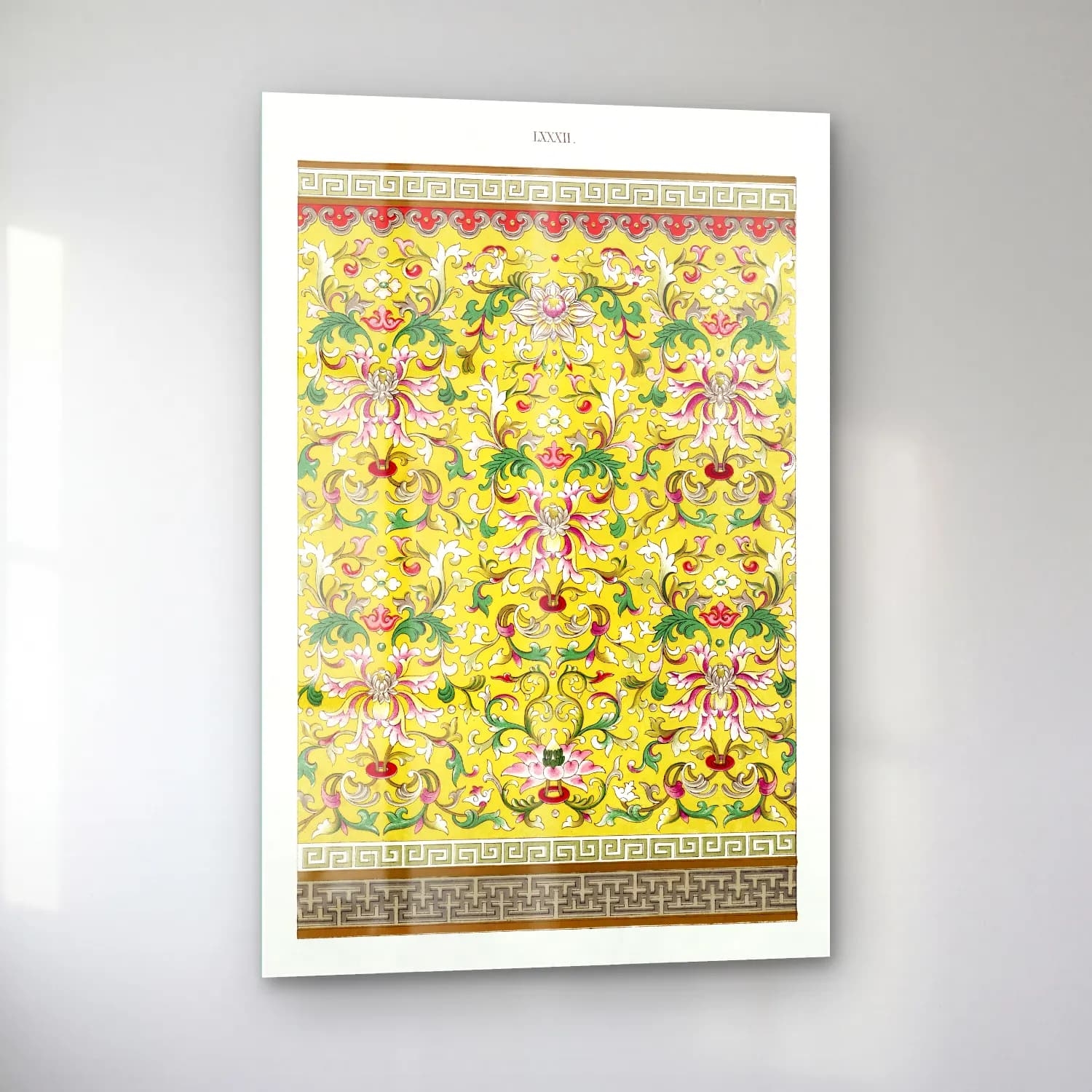 Maksimalist Çiçek Deseni No. 65 cam tablo — sol açıdan görünüm