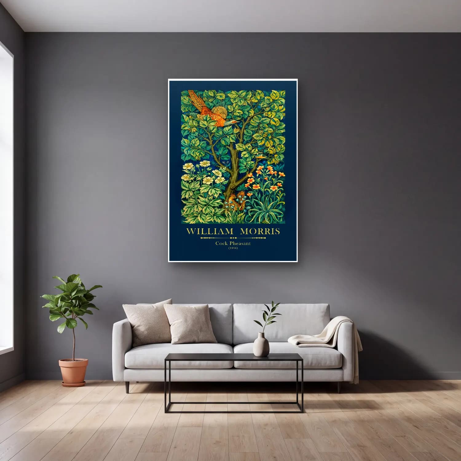 Vintage Poster Çiçek Bahçesi cam tablo — gri duvarlı salonda