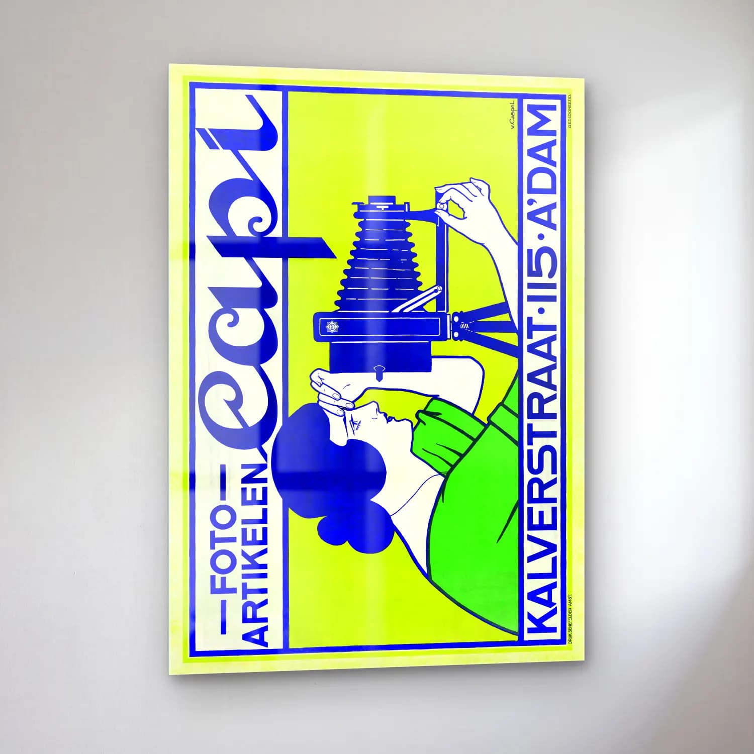 Vintage Poster Fotoğraf Makinesi – Sarı Tonlar cam tablo — sol açıdan görünüm