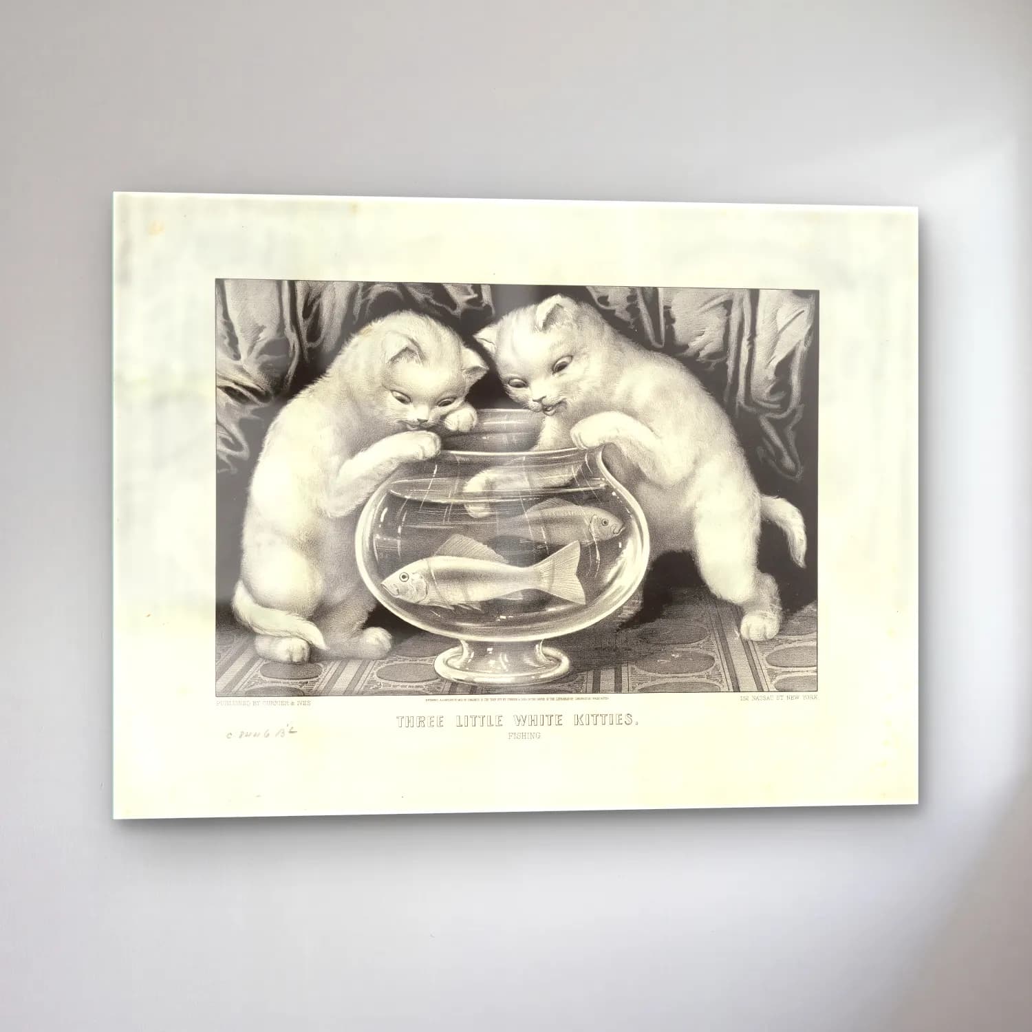 Vintage Kedi No. 27 cam tablo — sol açıdan görünüm