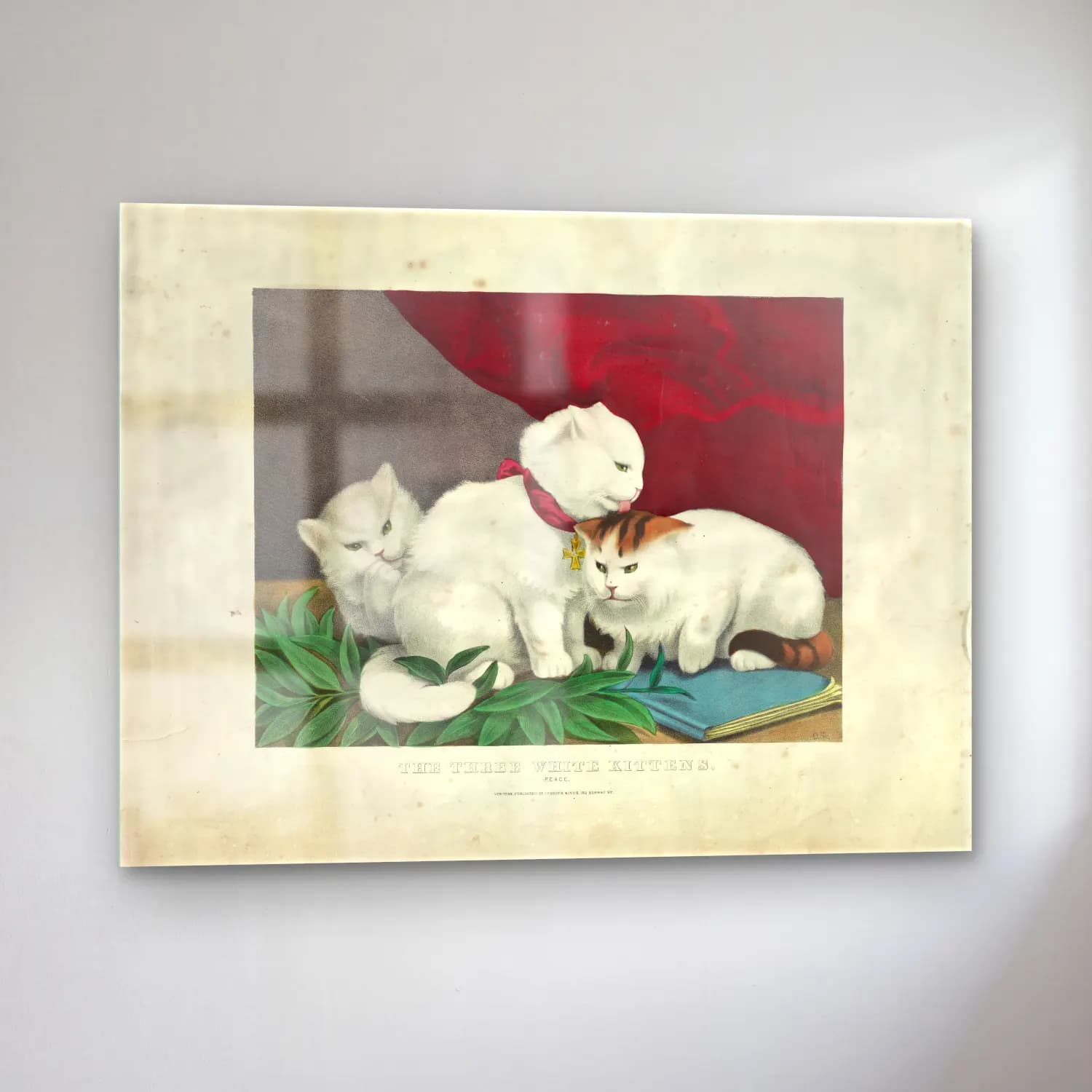 Vintage Kedi No. 28 cam tablo — sol açıdan görünüm