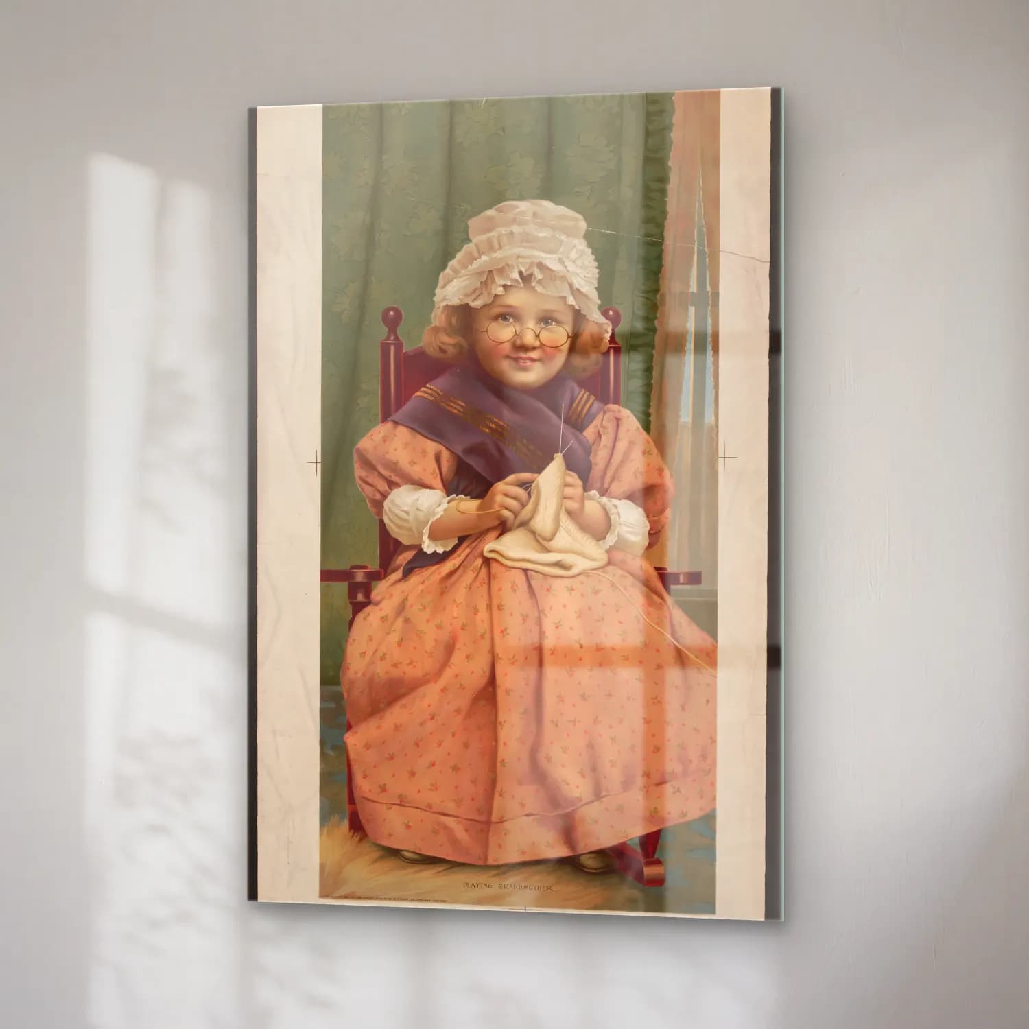 Vintage Kız Çocuğu Portresi cam tablo — sağ açıdan görünüm