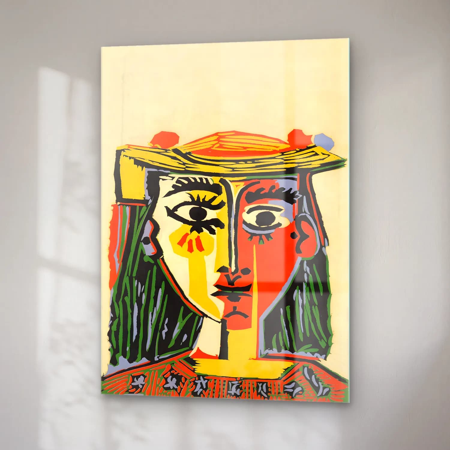 Pop Art Şapkalı Kadın – Sarı Tonlar cam tablo — sağ açıdan görünüm