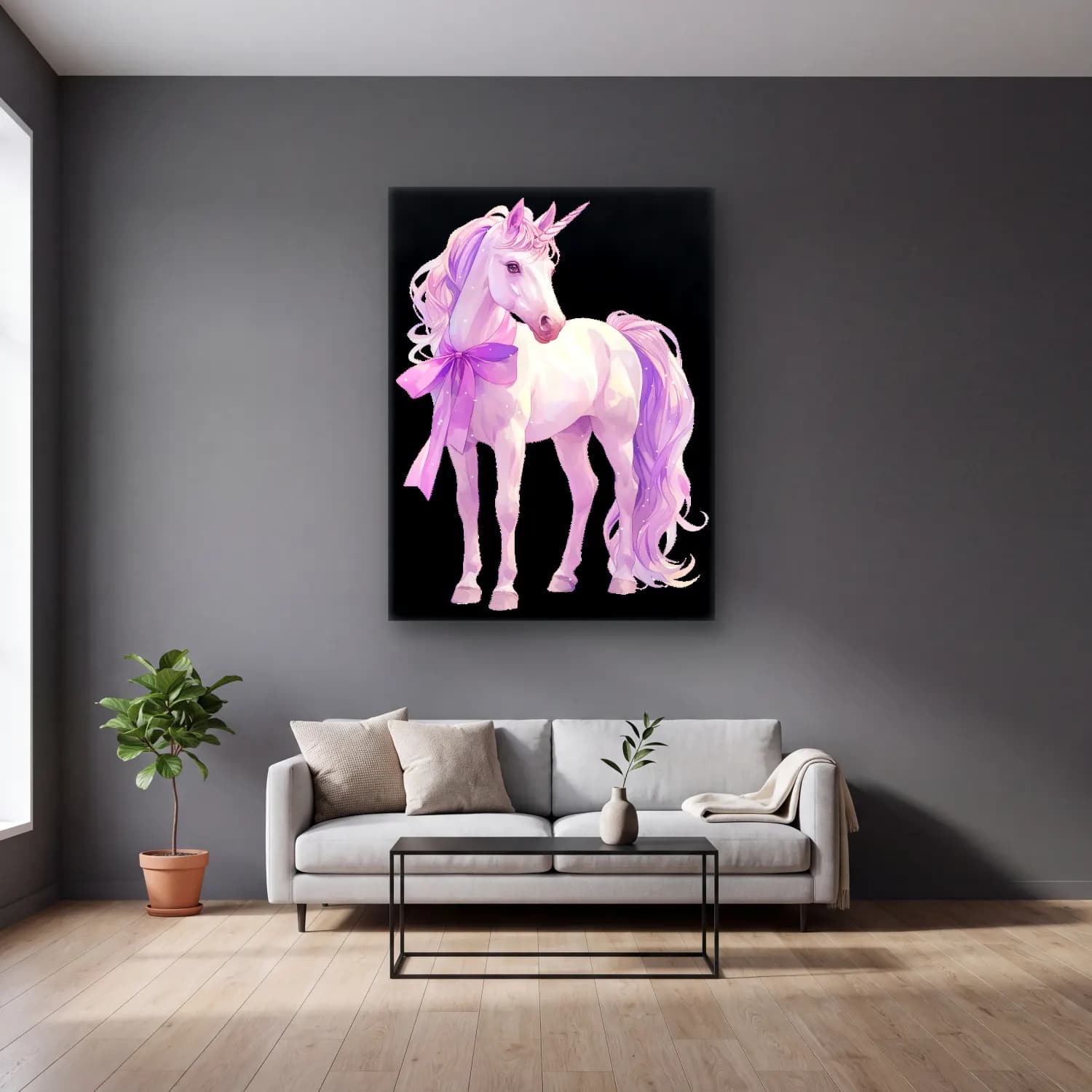 Pastel At cam tablo — gri duvarlı salonda