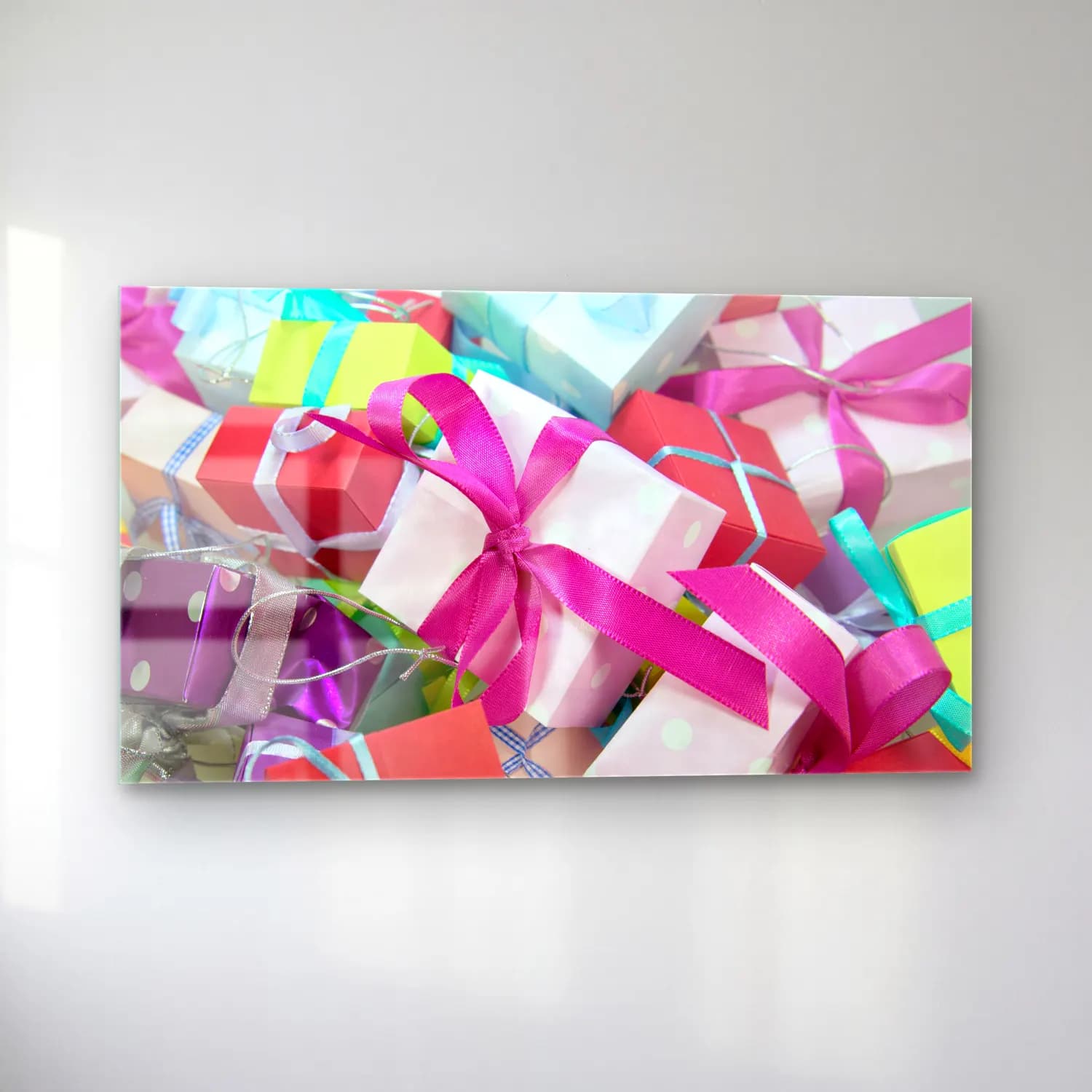 Pastel Hediye Paketleri No. 5 cam tablo — sol açıdan görünüm