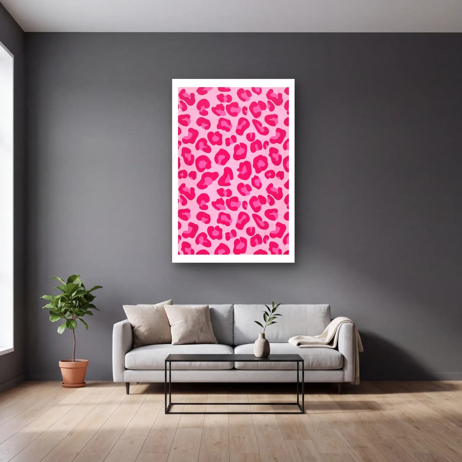 Retro Leopar – Pembe Tonlar cam tablo — gri duvarlı salonda