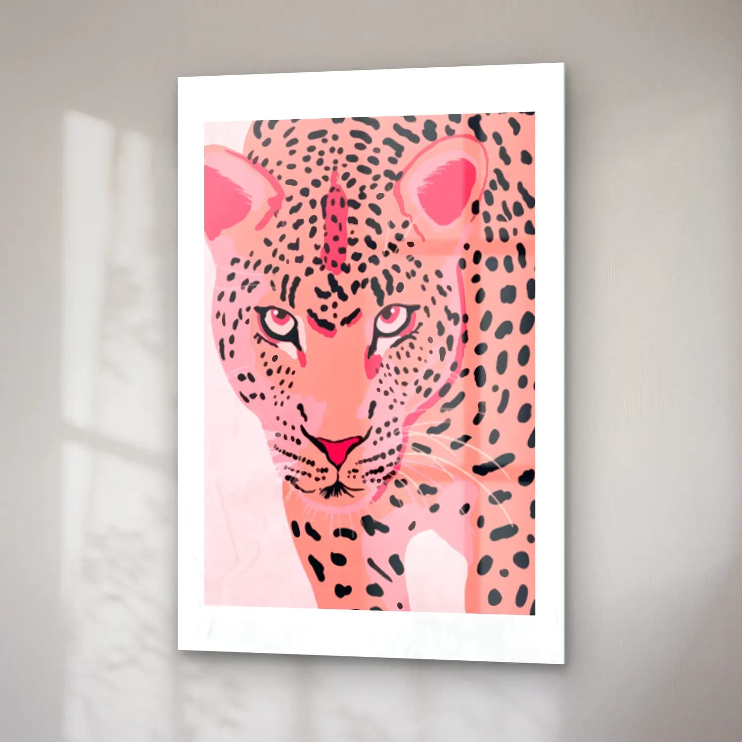 Pastel Leopar No. 6 cam tablo — sağ açıdan görünüm