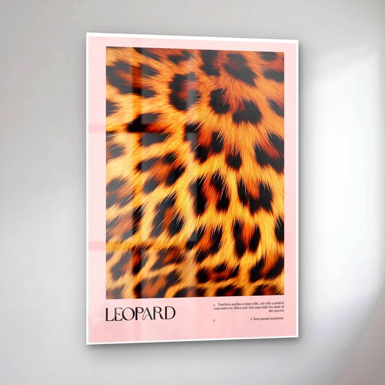 Pastel Leopar No. 7 cam tablo — sol açıdan görünüm