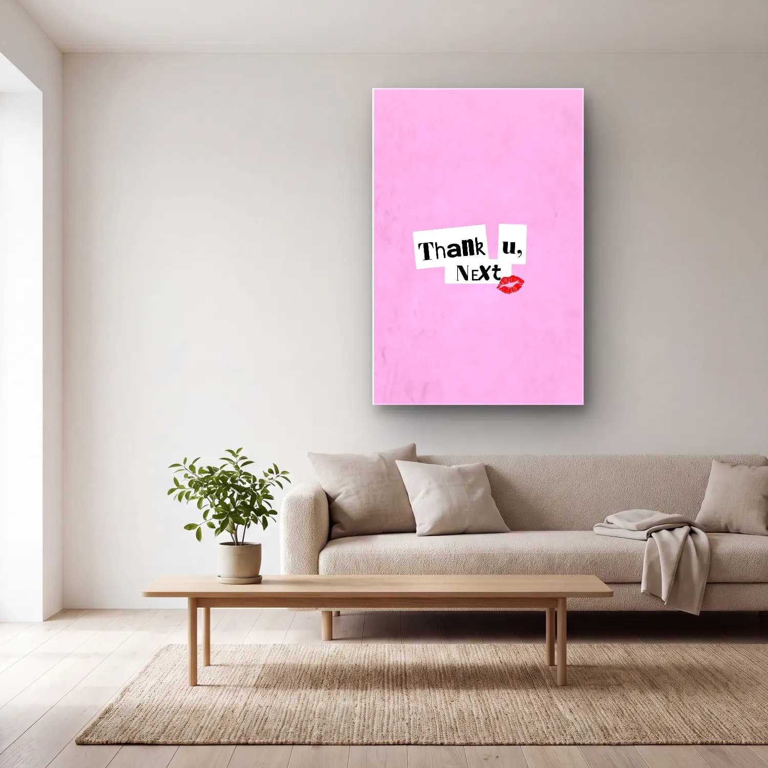 Pastel Yazılı Tasarım No. 50 cam tablo — açık renk salonda