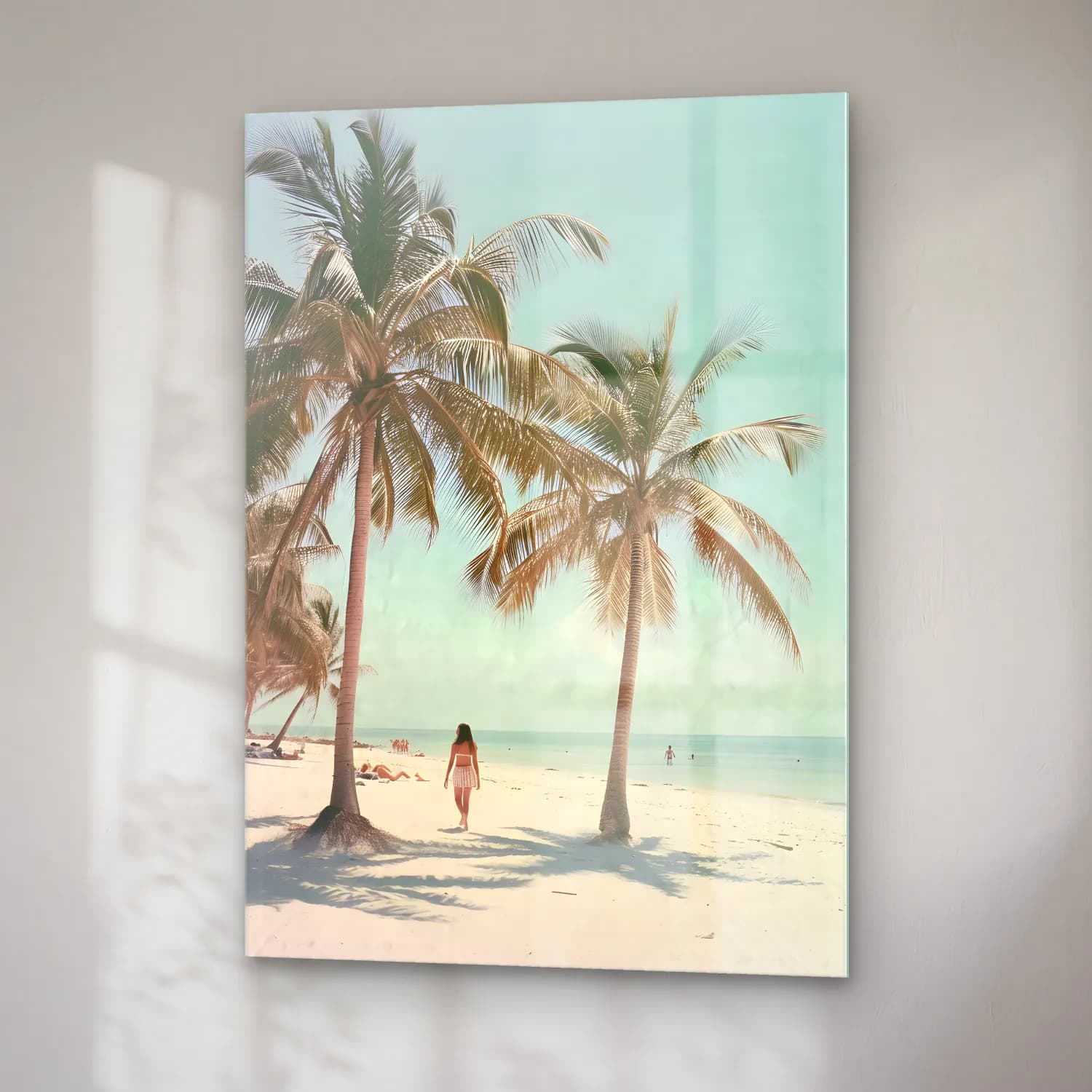 Pastel Palmiyeli Tropik Sahil No. 9 cam tablo — sağ açıdan görünüm
