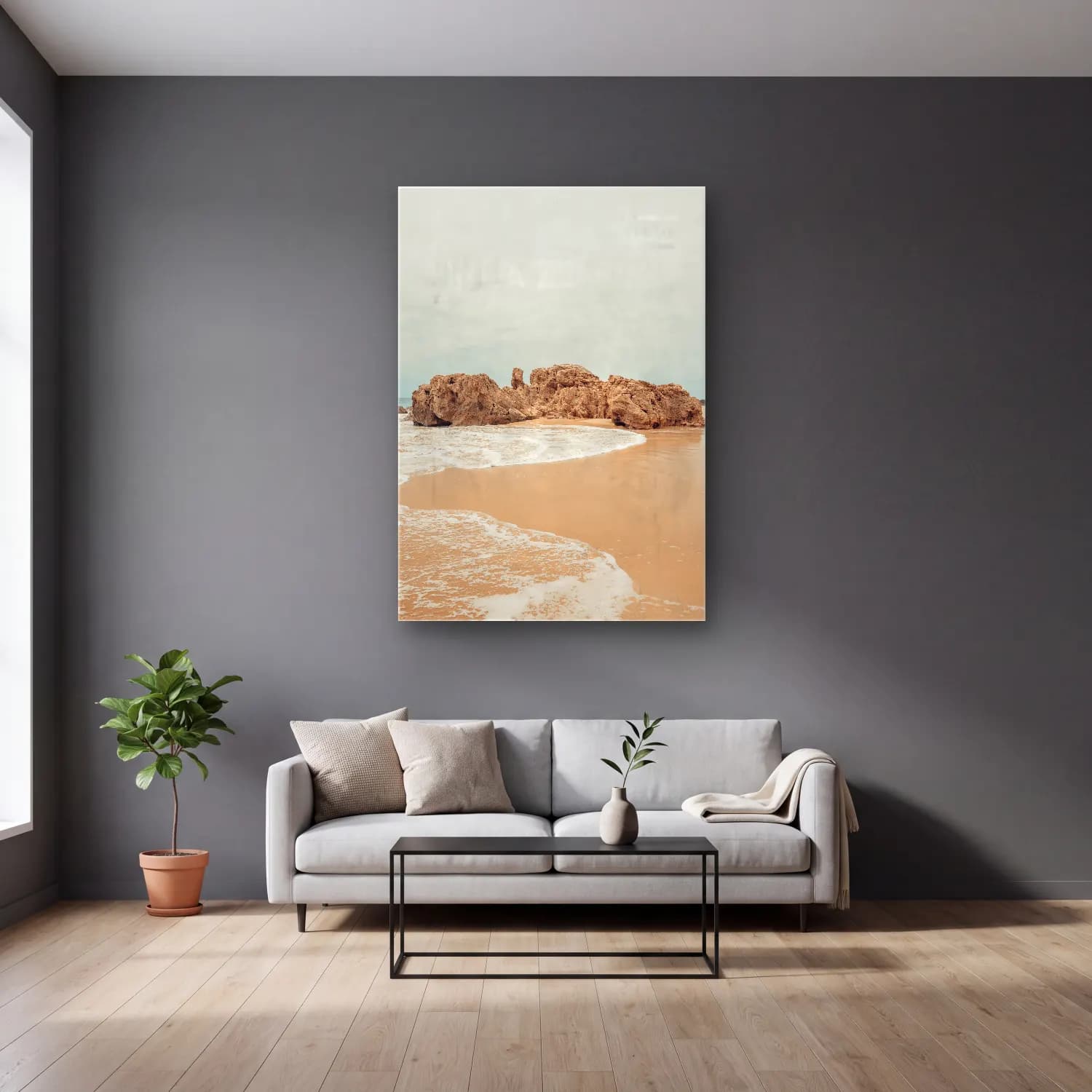 Pastel Dalgalı Sahil No. 11 cam tablo — gri duvarlı salonda