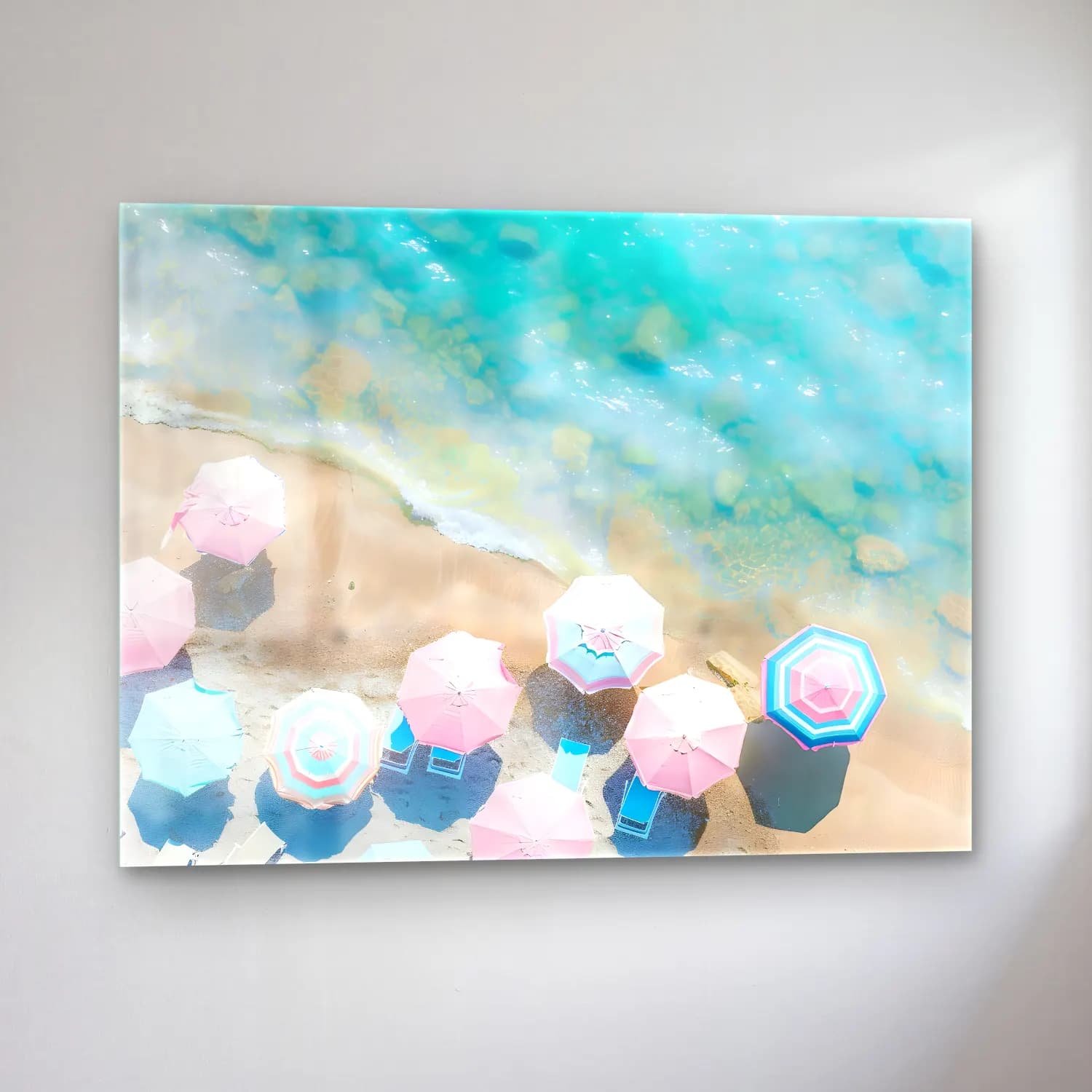 Pastel Plaj Şemsiyeleri No. 6 cam tablo — sol açıdan görünüm