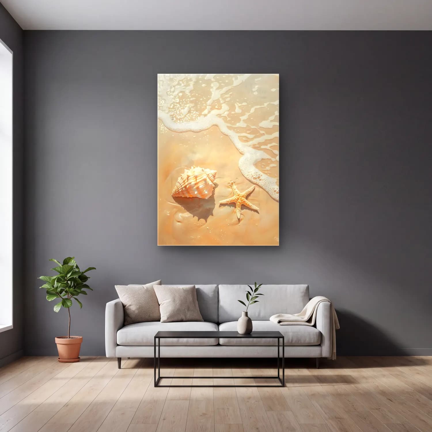 Pastel Deniz Kabukları No. 28 cam tablo — gri duvarlı salonda