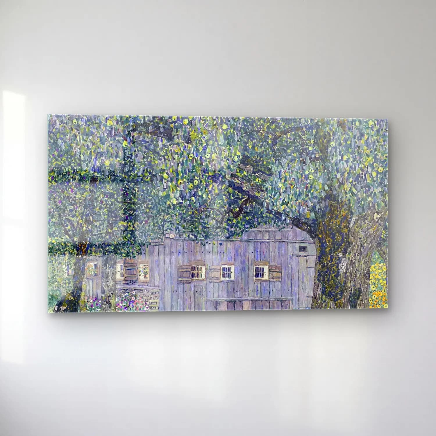 Gustav Klimt – Farmhouse in Upper Austria – Yeşil Tonlar cam tablo — sol açıdan görünüm