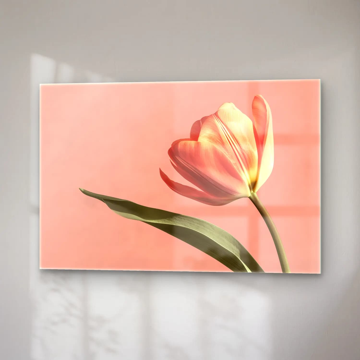 Pastel Laleler cam tablo — sağ açıdan görünüm