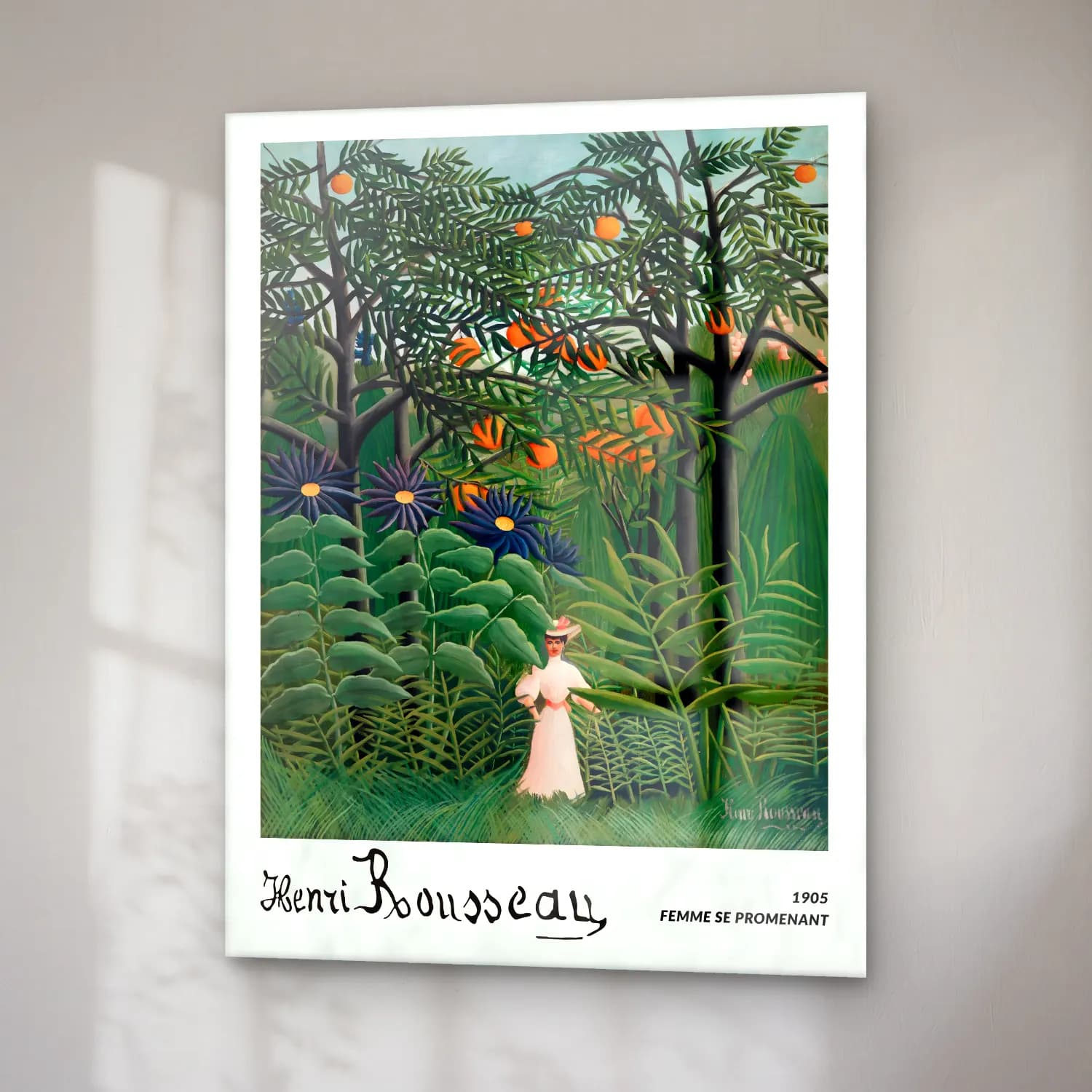 Vintage Poster Elbiseli Kadın No. 23 cam tablo — sağ açıdan görünüm