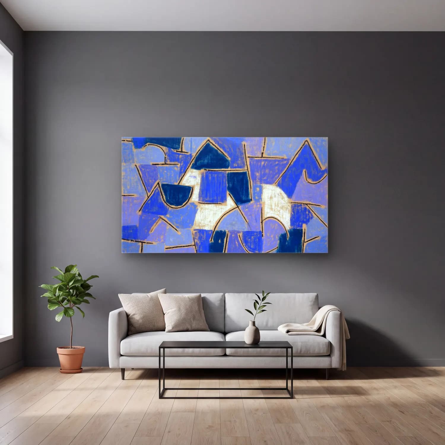 Paul Klee – Blue night cam tablo — gri duvarlı salonda