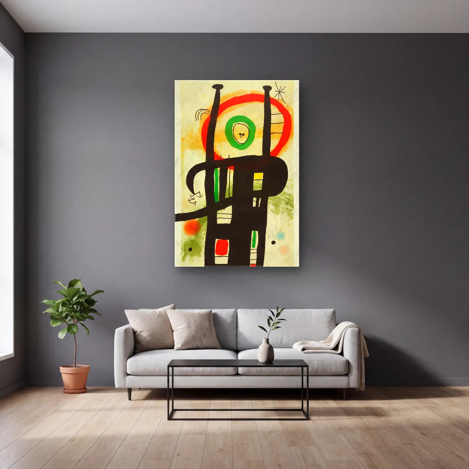 Bauhaus Soyut Yüz No. 17 cam tablo — gri duvarlı salonda