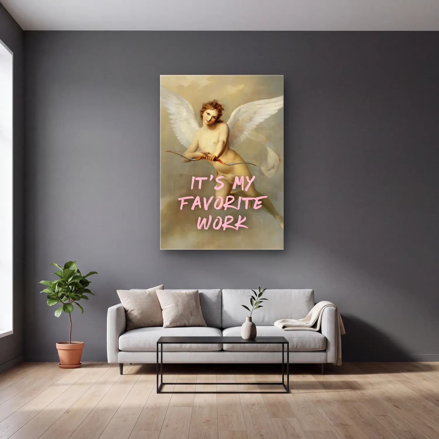 Pastel Melek No. 6 cam tablo — gri duvarlı salonda