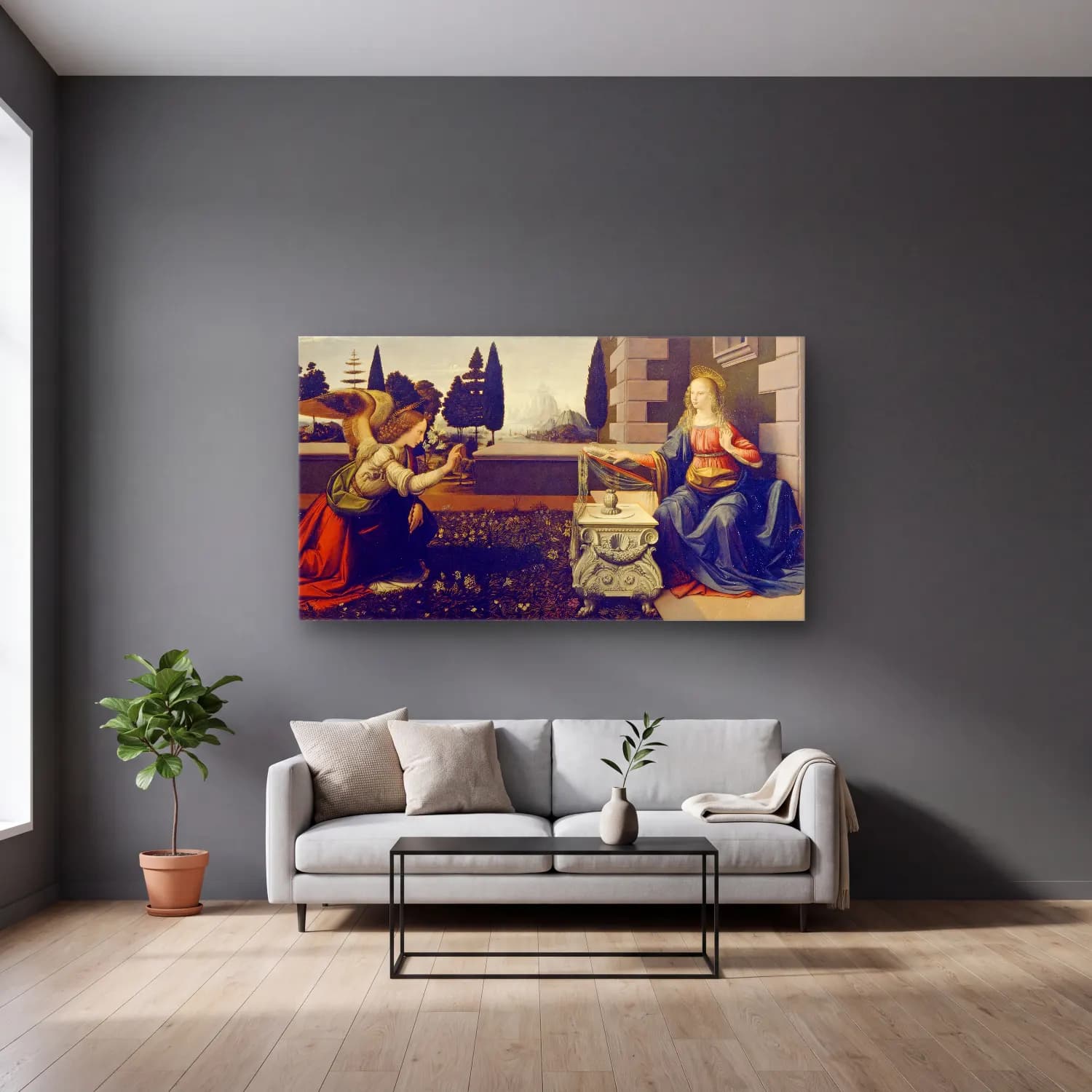 Leonardo da Vinci – Annunciation cam tablo — gri duvarlı salonda