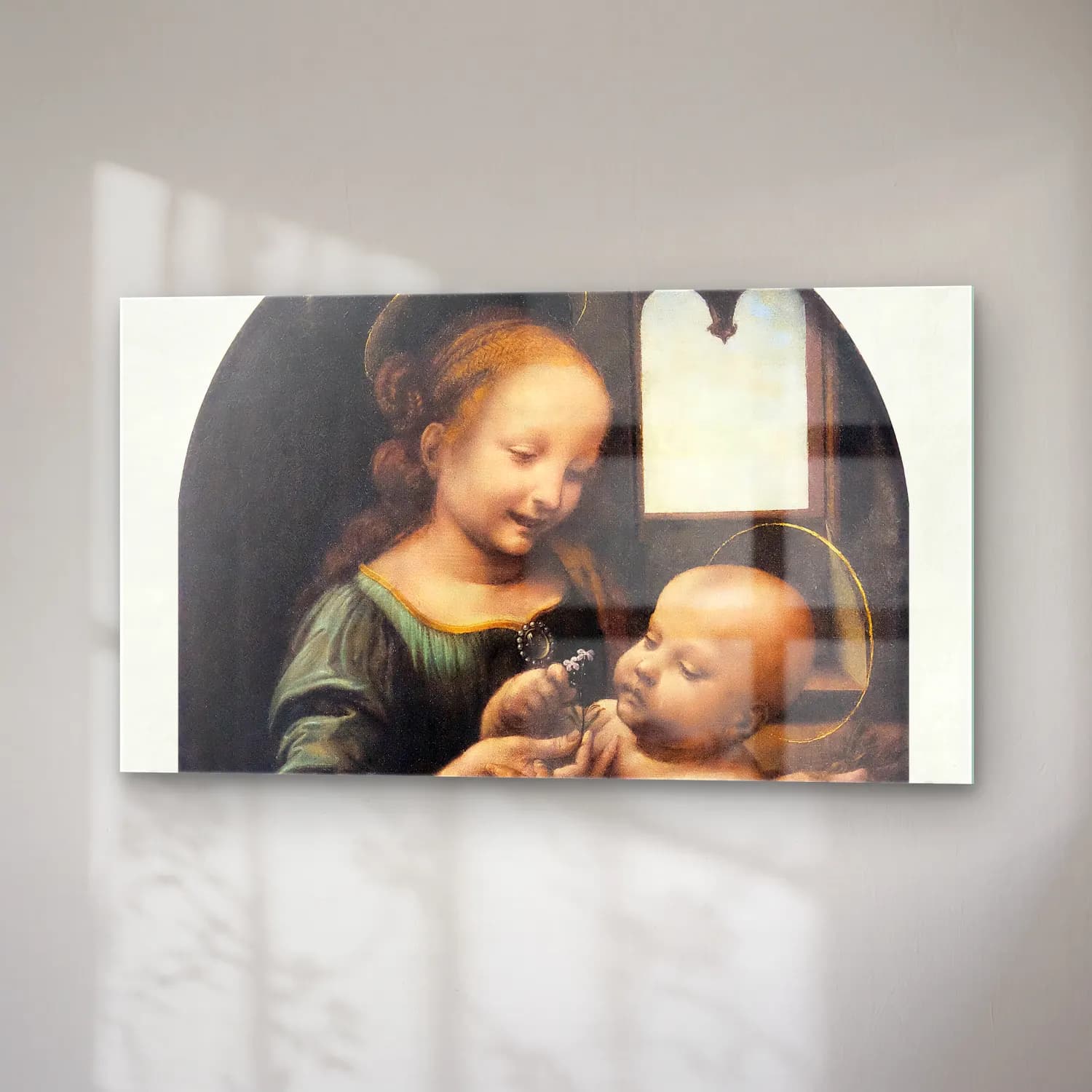 Leonardo da Vinci – Benois Madonna cam tablo — sağ açıdan görünüm