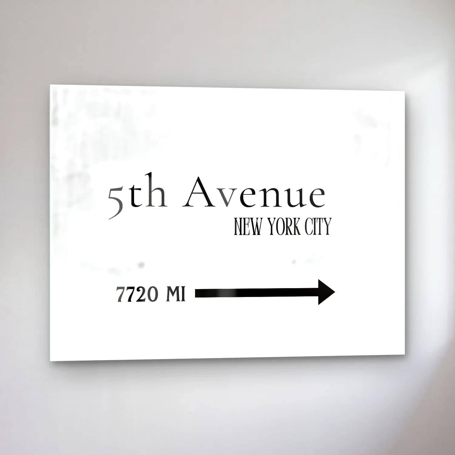 Çizgi Sanatı New York Silüeti No. 2 cam tablo — sol açıdan görünüm