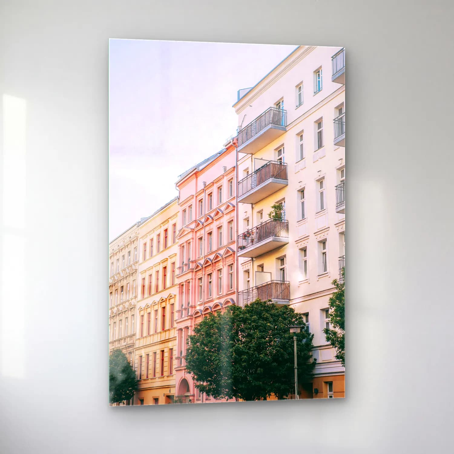 Pastel Kafeli Avrupa Sokağı No. 5 cam tablo — sol açıdan görünüm