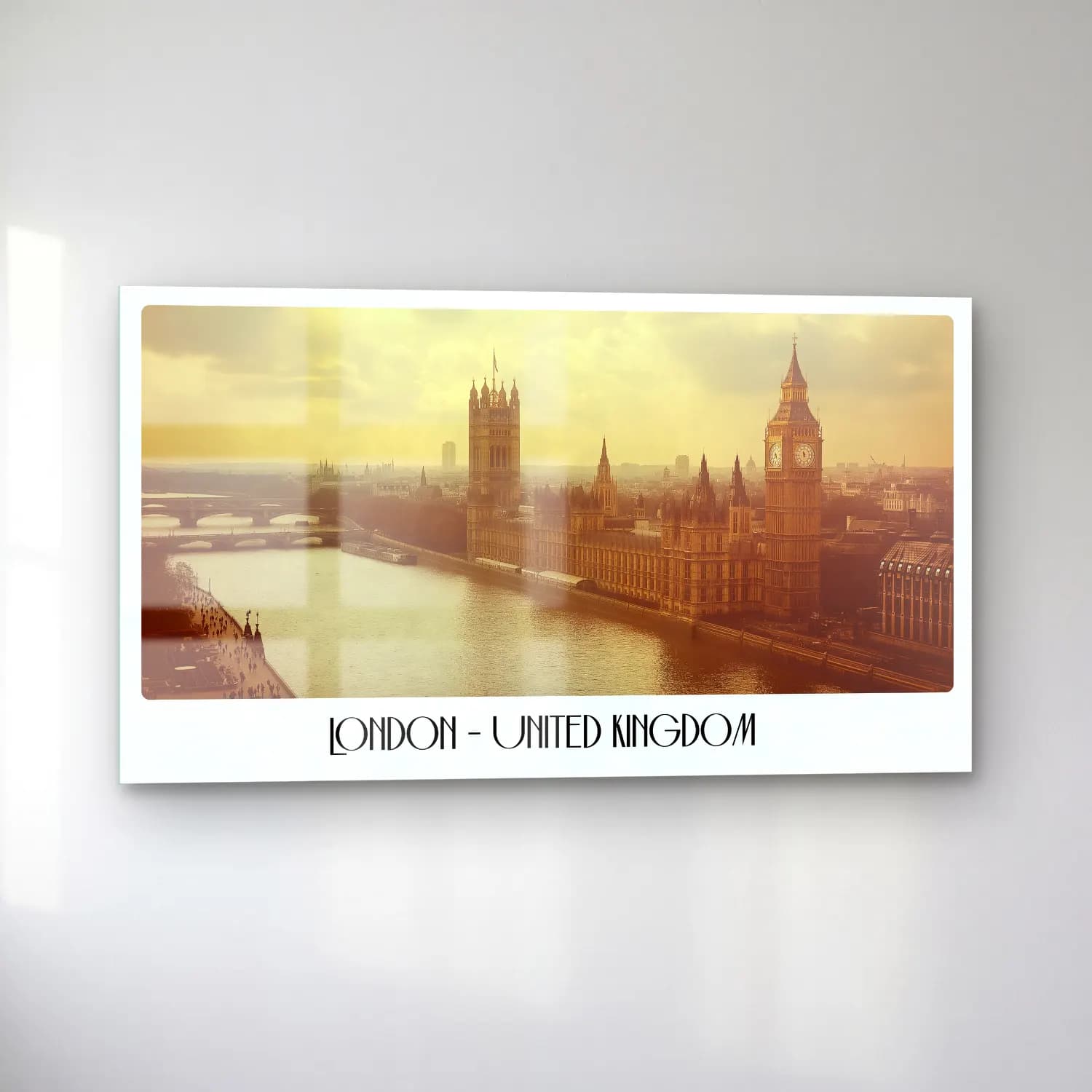 Vintage Poster Londra – Bej Tonlar cam tablo — sol açıdan görünüm